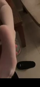 [原创] 极品母狗嫩逼水水，饥渴难耐，完整版主页
