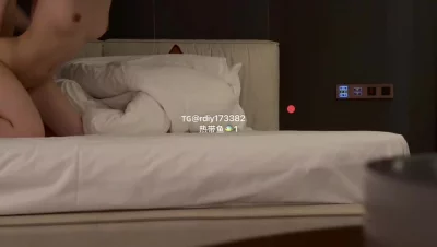 女大求饶不耐操哭腔